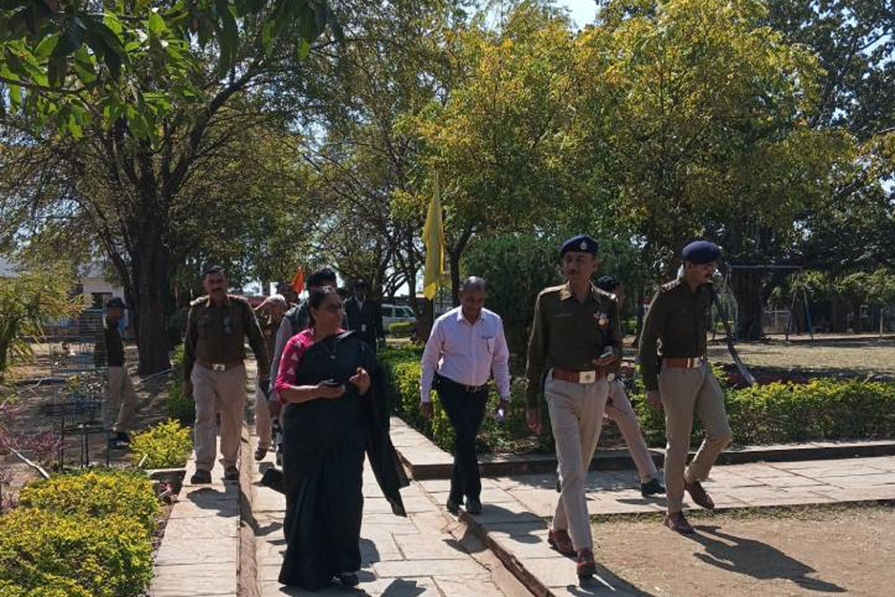 भोपाल के पिपलानी में स्थित एक स्कूल को बम से उड़ाने की मिली धमकी, पुलिस और ATS ने ली तलाशी