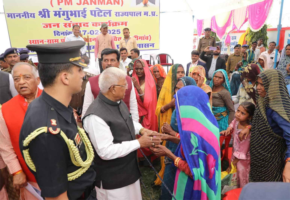 सहरिया परिवार अपने बेटा-बेटी की शिक्षा पर दें विशेष ध्यान : राज्यपाल पटेल
