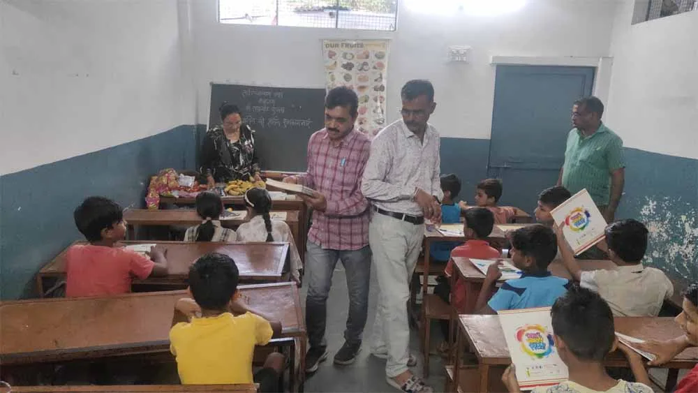 सर्व मांग्लयम समूह’ संस्थापक ने स्कूली बच्चों के साथ मनाया जन्मदिन
