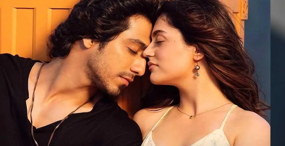 सेंसर बोर्ड ने अहान पांडे के इंटीमेट सीन पर चलाई कैंची, 2 दिन बाद रिलीज हो रही है ‘सैयारा’