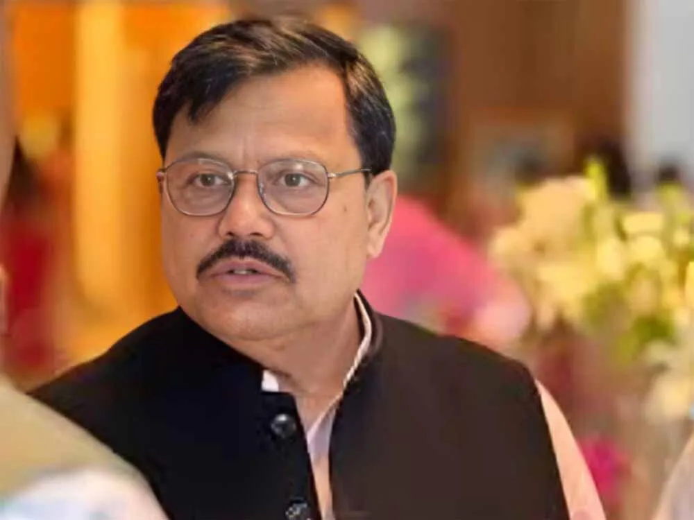 सभी विद्युत कंपनियों में अंशदायी कैशलेस स्वास्थ्य योजना स्वीकृत : ऊर्जा मंत्री तोमर