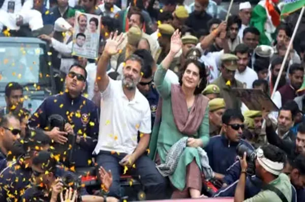 वोटर अधिकार यात्रा' में शामिल हुईं प्रियंका गांधी