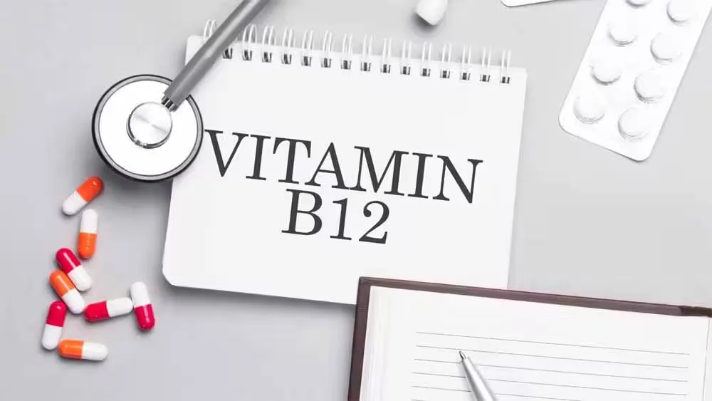 विटामिन B12 की कमी से बढ़ सकता है हार्ट अटैक का खतरा, जानें समय रहते लक्षण