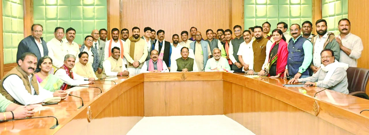 मुख्यमंत्री श्री विष्णु देव साय से साहू समाज के प्रतिनिधिमंडल ने की सौजन्य मुलाकात