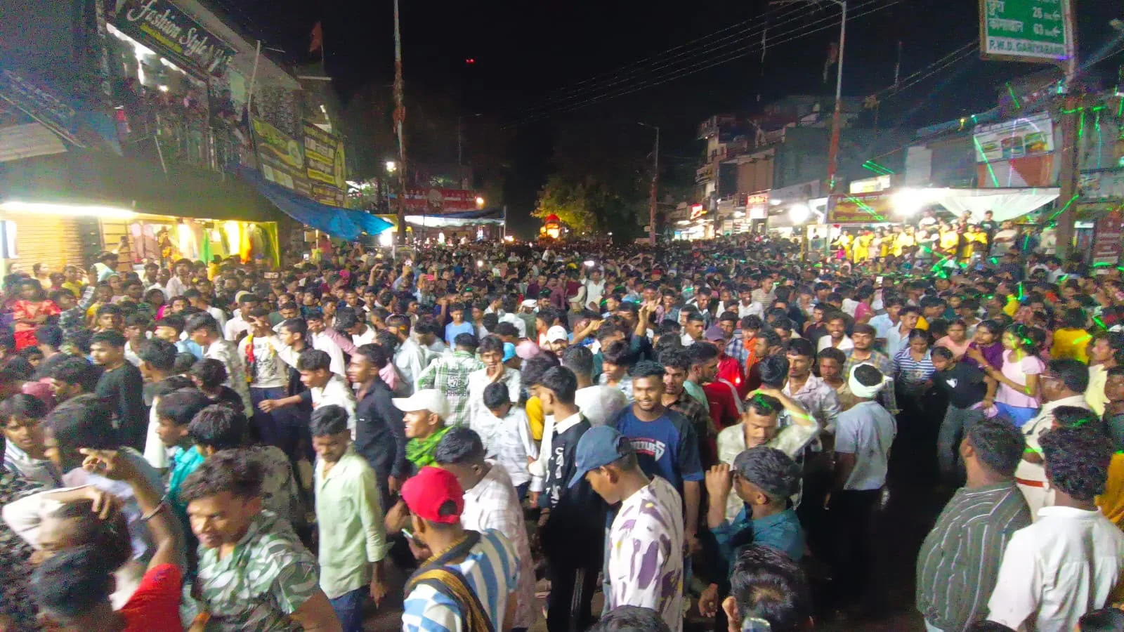 बरसते पानी में भी उमड़ा आस्था का सैलाब, गरियाबंद की रथयात्रा में शामिल हुए 20 हजार श्रद्धालु