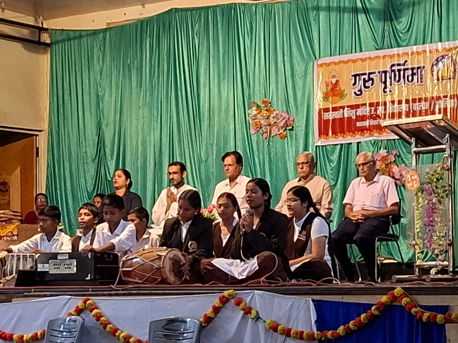 सरस्वती शिशु मंदिर सरस्वती विहार रायपुर में गुरु पूर्णिमा उत्सव संपन्न, गुरु महिमा पर आधारित प्रस्तुतियों ने किया भावविभोर