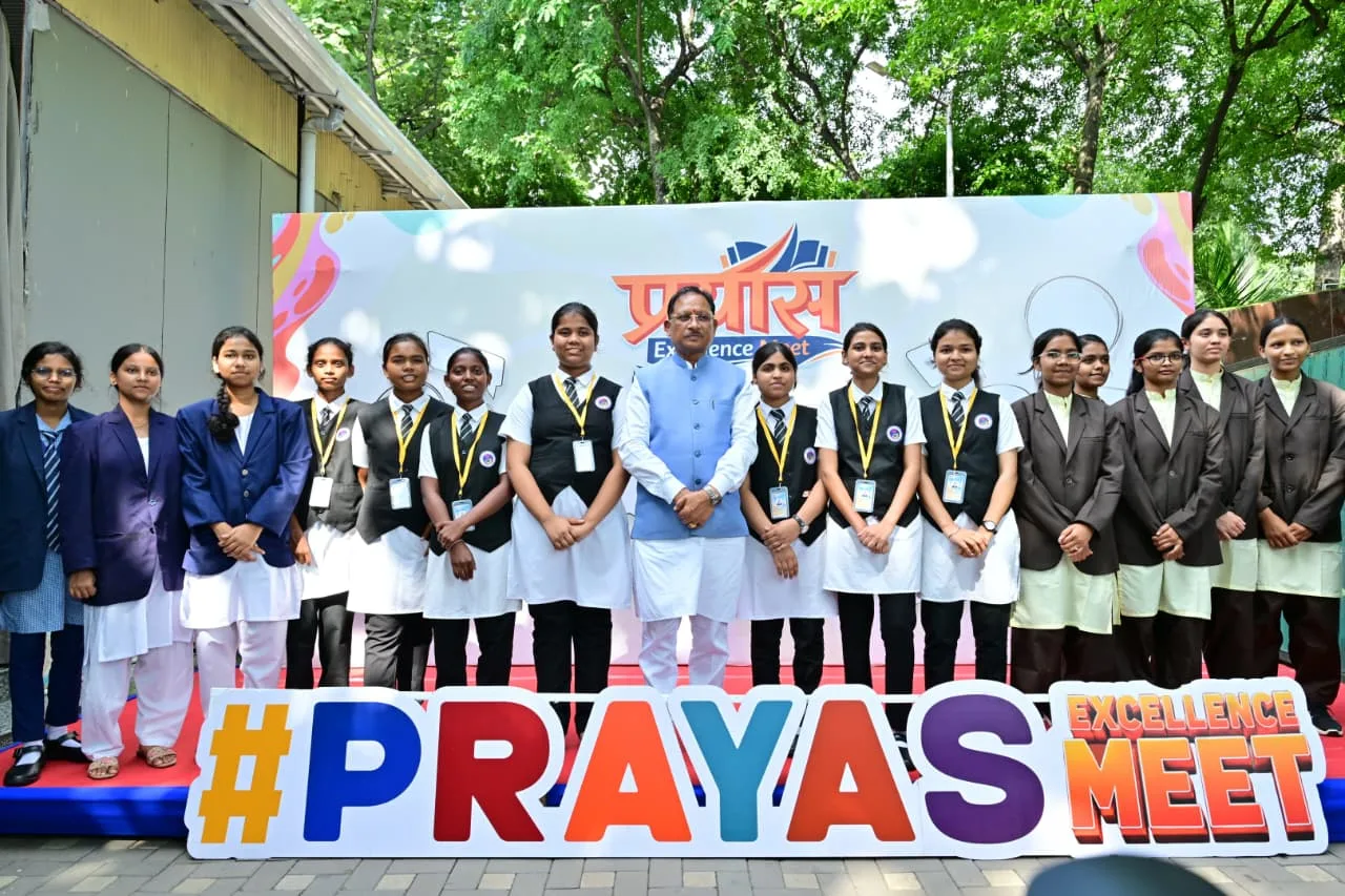 नीट क्वालीफाई विद्यार्थियों से मिले मुख्यमंत्री विष्णु देव साय, विकसित छत्तीसगढ़ का साझा किया विजन