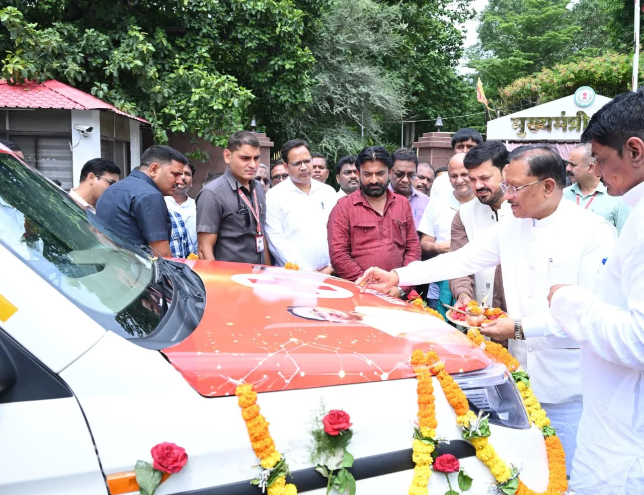 धरसींवा को मुख्यमंत्री विष्णु देव साय की बड़ी सौगात, निःशुल्क एम्बुलेंस सेवा शुरू