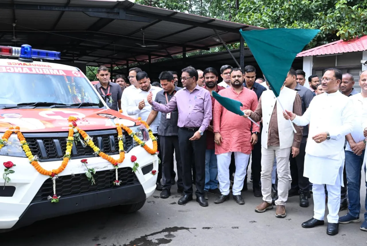 धरसींवा को मुख्यमंत्री विष्णु देव साय की बड़ी सौगात, निःशुल्क एम्बुलेंस सेवा शुरू