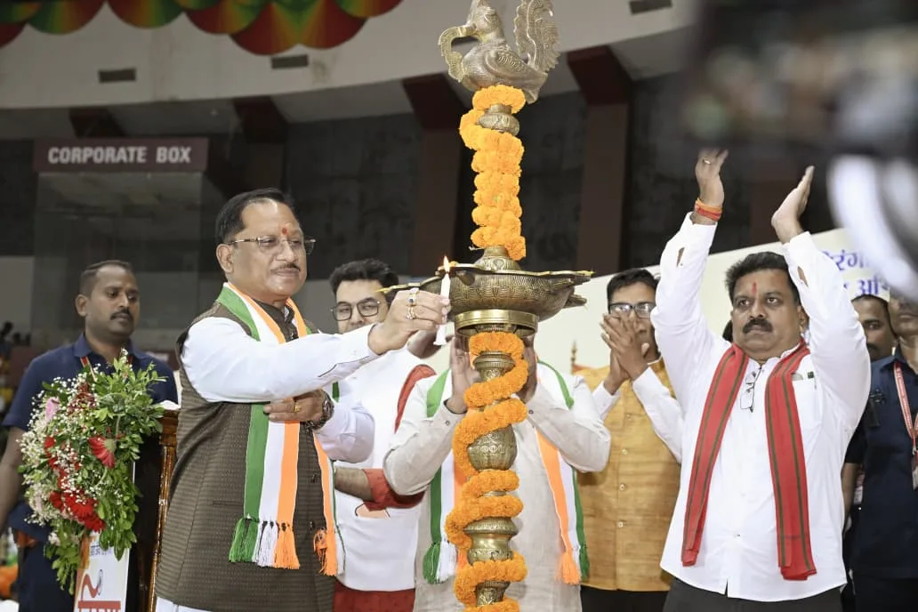 हाथ में तिरंगा थाम CM विष्णु देव साय ने किया भव्य तिरंगा यात्रा का नेतृत्व, रायपुर में गूंजा राष्ट्रभक्ति का जयघोष