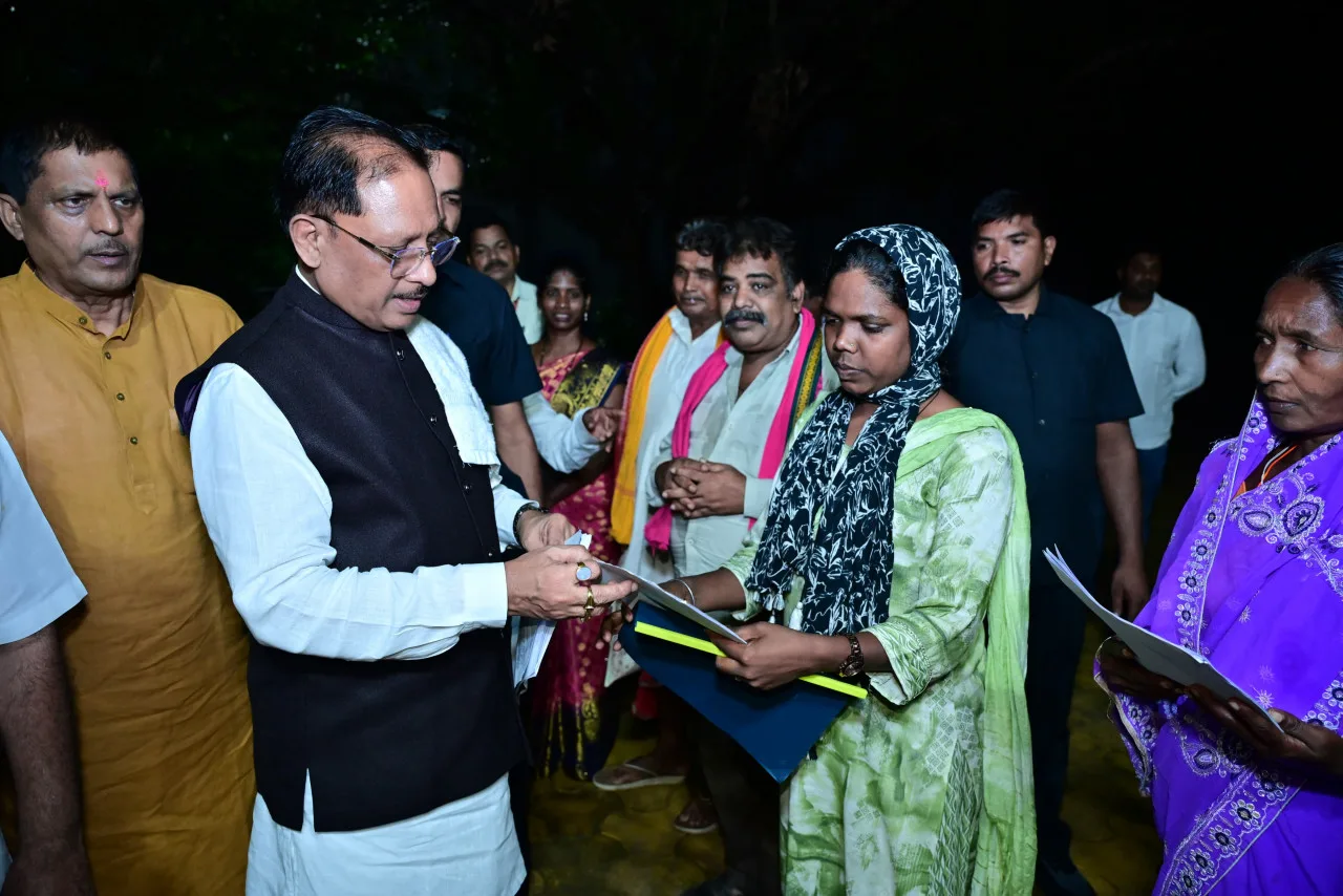 बगिया में CM विष्णु देव साय ने सुनी जनता की समस्याएं, अधिकारियों को दिए त्वरित निराकरण के सख्त निर्देश