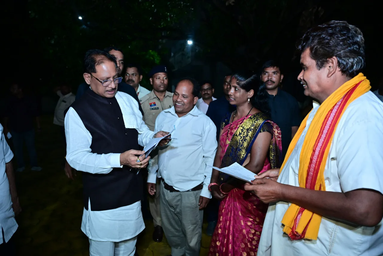 बगिया में CM विष्णु देव साय ने सुनी जनता की समस्याएं, अधिकारियों को दिए त्वरित निराकरण के सख्त निर्देश