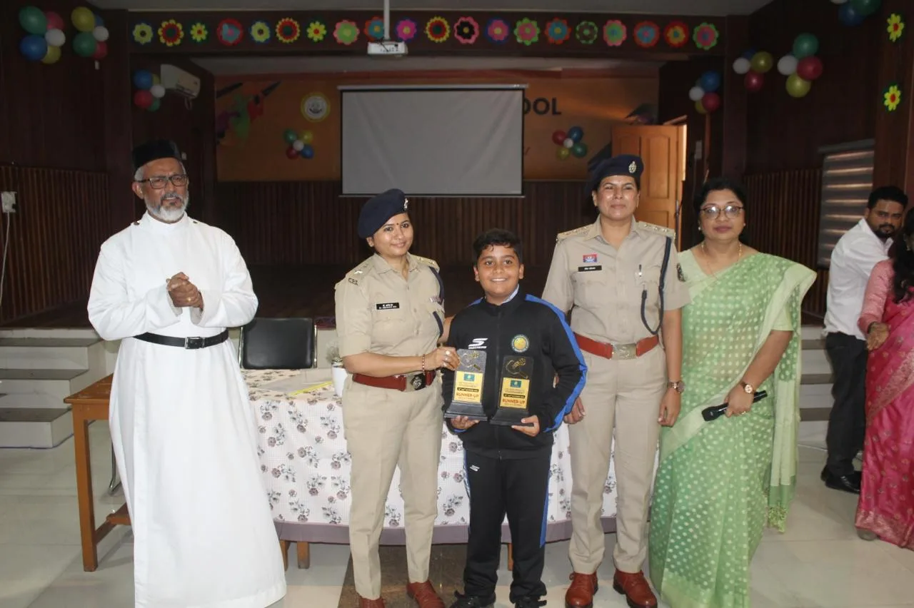 एमजीएम स्कूल में छात्रसंघ ने ली शपथ, पौधारोपण और सड़क सुरक्षा का दिया संदेश